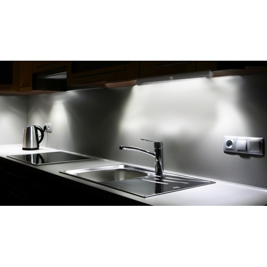 Lampka kuchenna podszafkowa z czujnikiem ruchu 6LED podłużna MCE123 5xAAA