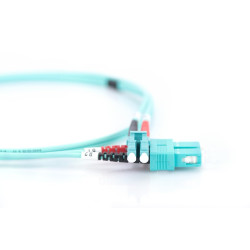 Patchcord światłowodowy FO LC-SC MM 50/125 OM3 duplex LSOH 2m