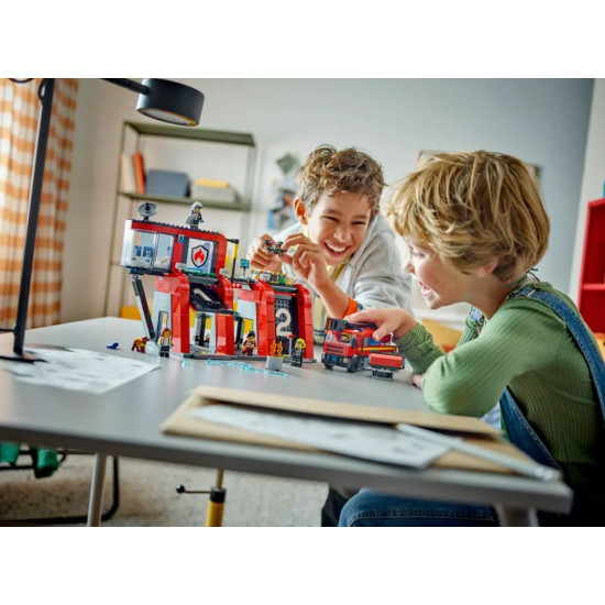 Klocki City 60414 Remiza strażacka z wozem strażackim