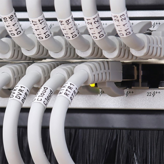 Przepust szczotkowy do szaf RACK 19