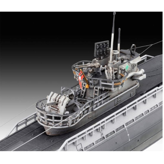 Model plastikowy German Submarine T.IX C/40 1/144