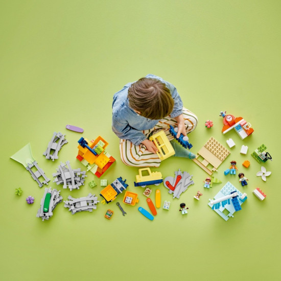 Klocki DUPLO 10428 Duży interaktywny pociąg miejski 