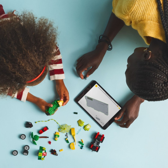 Klocki SPIDEY 11198 Pościg Spina za Electro w dinopojeździe 