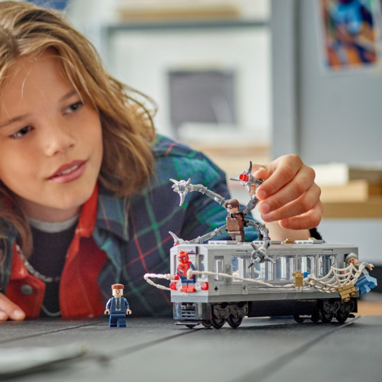 Klocki Super Heroes 76321 Spider-Man kontra Doc Ock - scena w metrze 