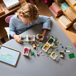 Klocki Disney 43291 Mała Bella i Tiana z zamkiem