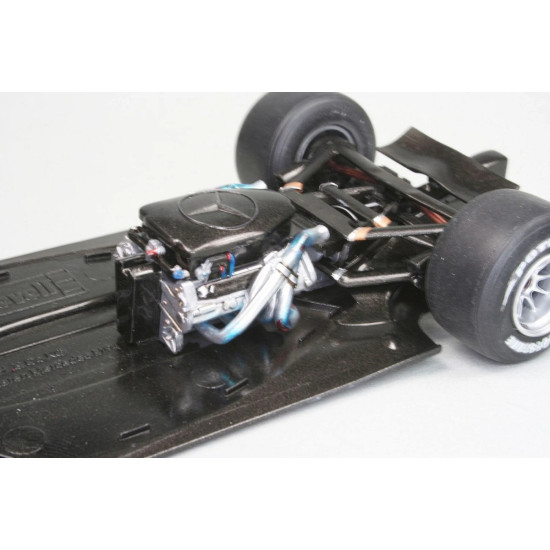 Model plastikowy Mclaren Mercedes MP4-25 L. Hamilton 