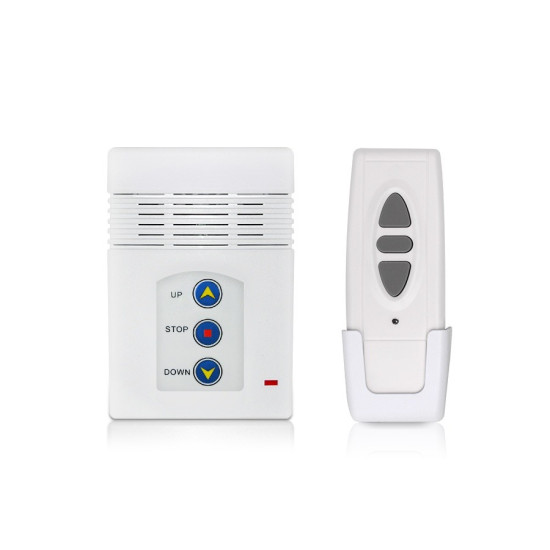 Ekran projekcyjny elektryczny MC-562 167 cali 1:1 300x300cm Sterowanie ścienne z pilota